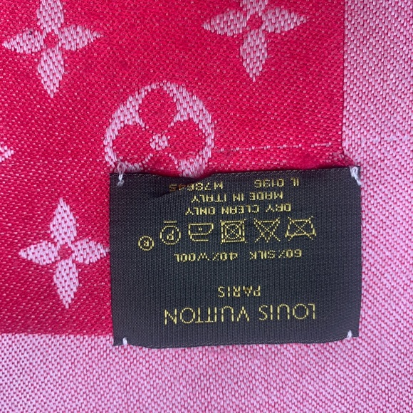 SOLD Authentic Louis Vuitton Shall - Picture 7 of 13